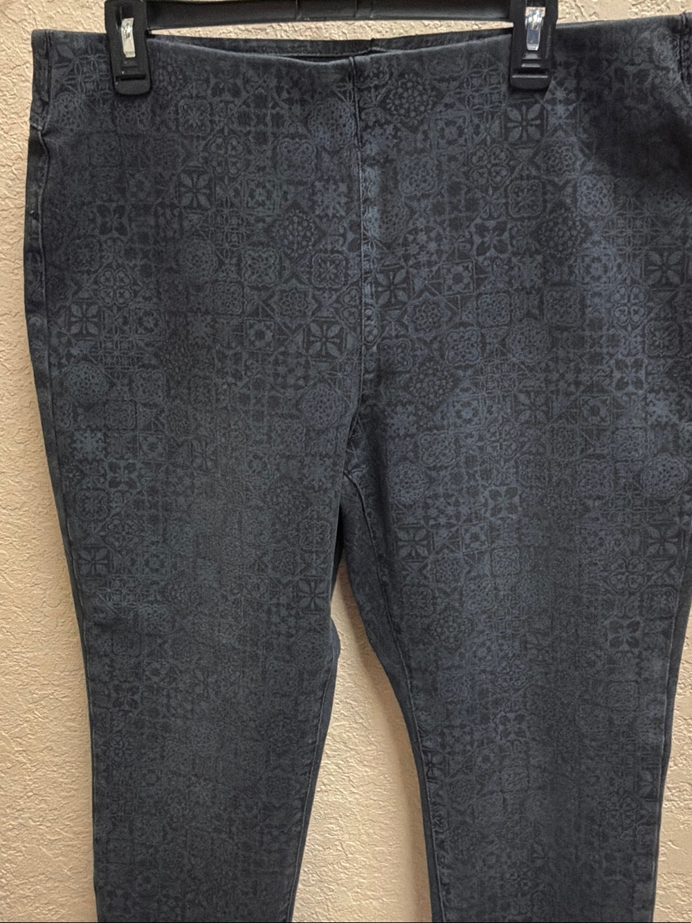 Soft Surroundings ladies Charcoal Patterned jeans